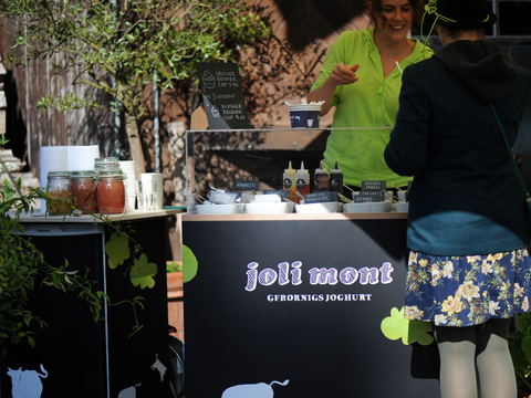 Die Frozen Yogurt Theke der joli mont manufaktur passt an jeden Event.